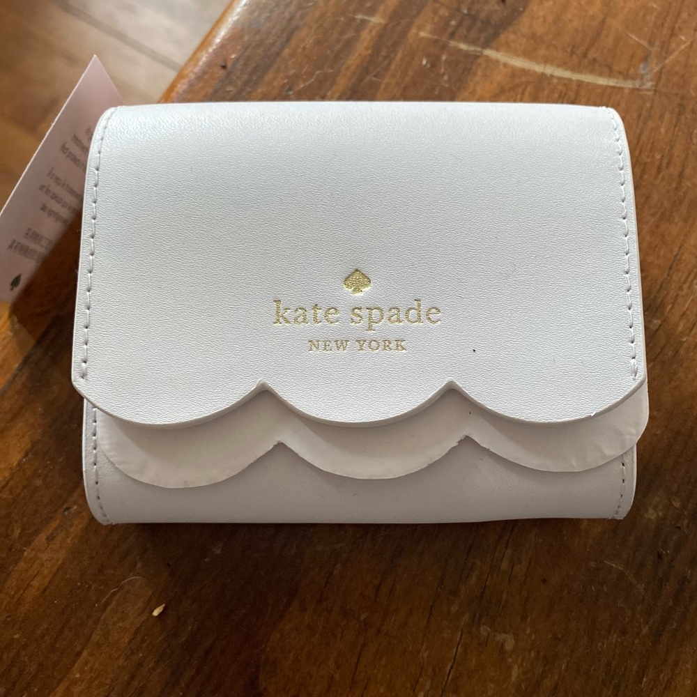 NWT Kate Spade Scallop Trim White Dove Flap Wallet